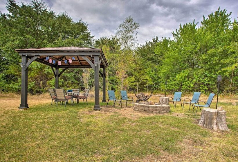 Pottsboro Home W/ Fire Pit < 1 Mi To Lake Texoma!