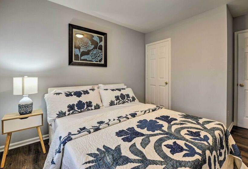 Renovated Raleigh Home 1/2 Mi To Downtown!