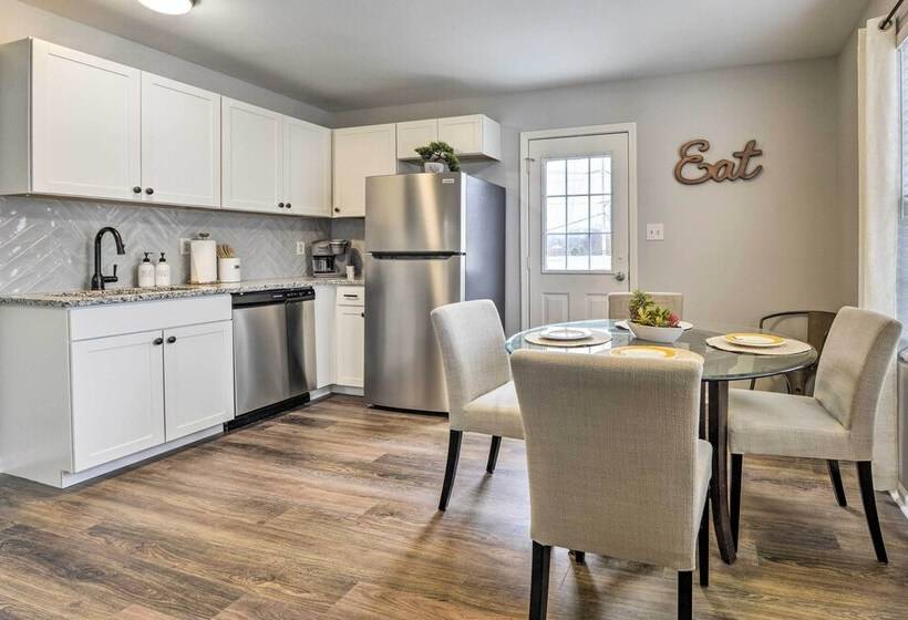 Renovated Raleigh Home 1/2 Mi To Downtown!