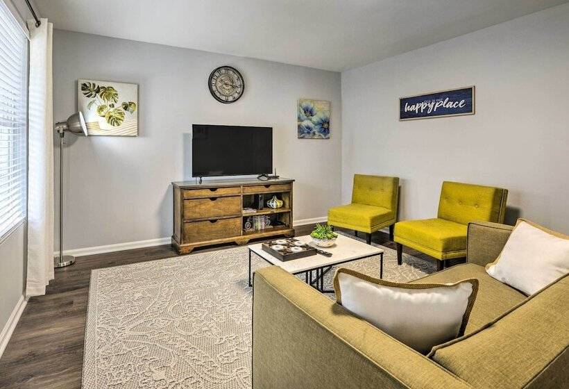 Renovated Raleigh Home 1/2 Mi To Downtown!