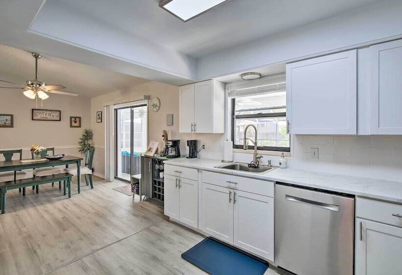 Bright Sebastian Home W/ Pool ~ 7 Mi To Beach!