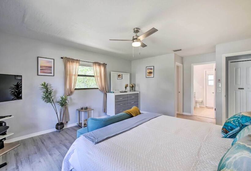 Bright Sebastian Home W/ Pool ~ 7 Mi To Beach!