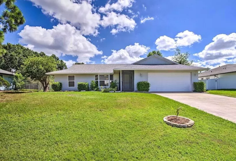 Bright Sebastian Home W/ Pool ~ 7 Mi To Beach!