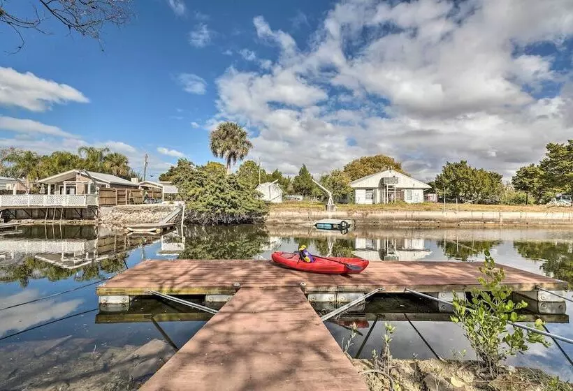Serene Hudson Home On Canal W/ Direct Gulf Access