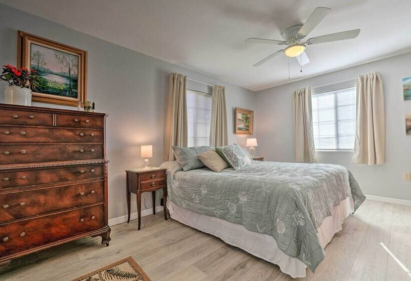 Serene Hudson Home On Canal W/ Direct Gulf Access