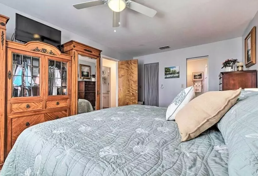 Serene Hudson Home On Canal W/ Direct Gulf Access