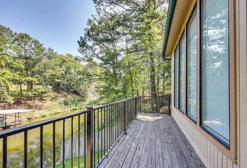 Serene Lake Hamilton Hideaway W/ Private Dock