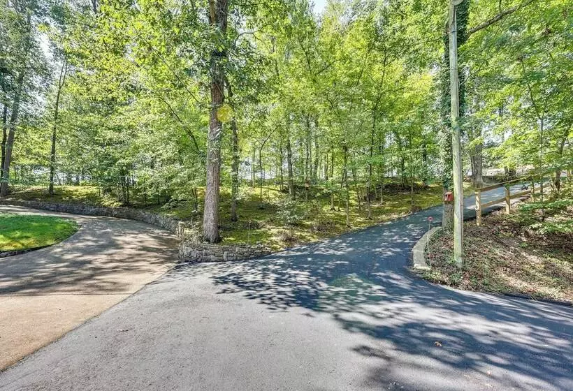 Serene Lake Hamilton Hideaway W/ Private Dock