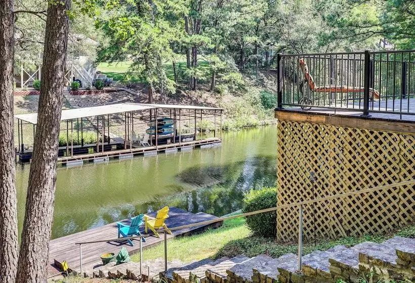 Serene Lake Hamilton Hideaway W/ Private Dock