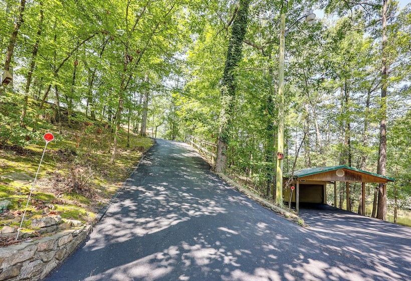 Serene Lake Hamilton Hideaway W/ Private Dock