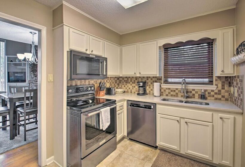 Serene Lake Hamilton Hideaway W/ Private Dock