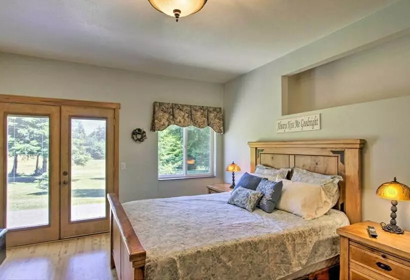 Serene South Bend Family Escape; Dogs Welcome