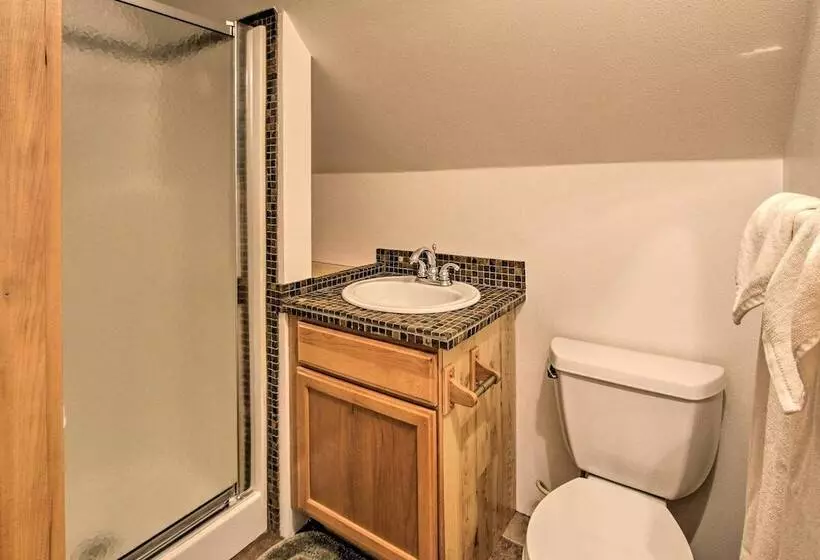 Serene South Bend Family Escape; Dogs Welcome