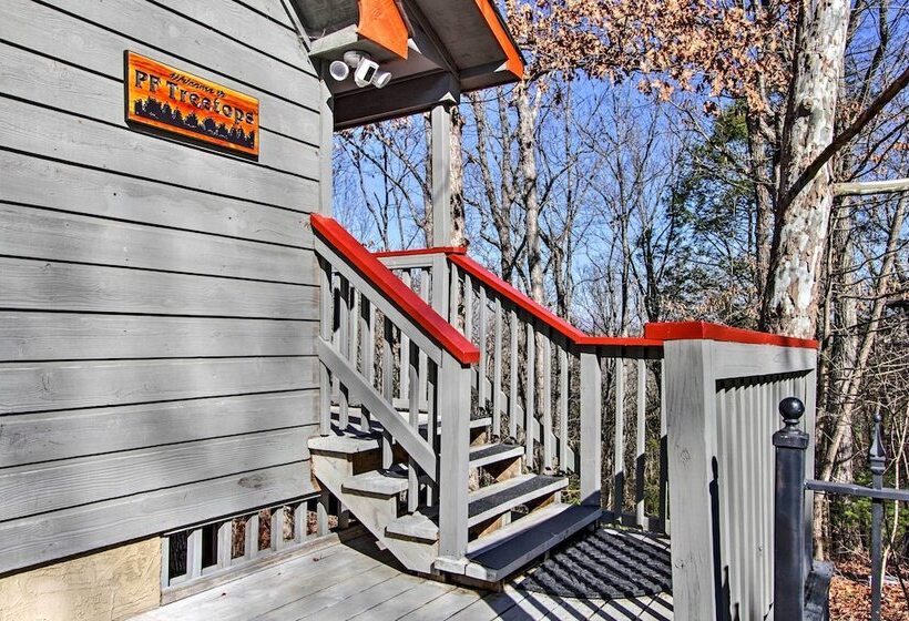 Smoky Mountain Cabin W/ Deck & Hot Tub!