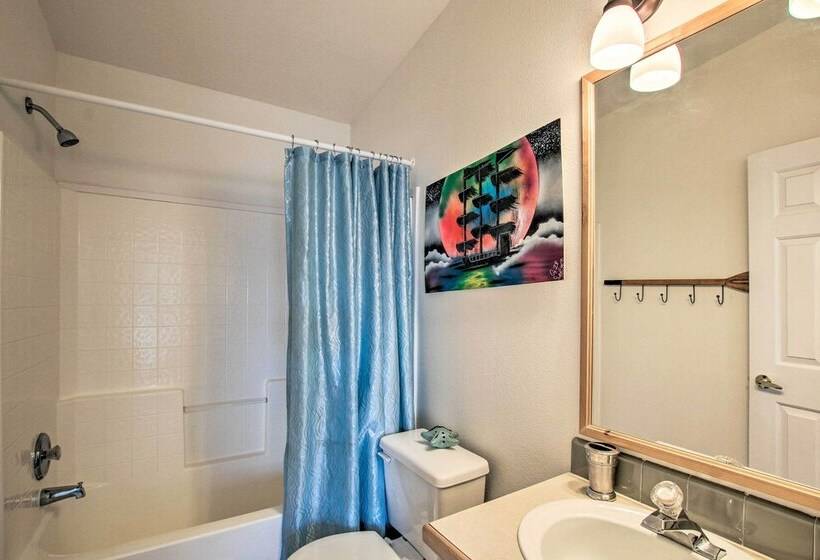 Spacious Family Home W/ Kayak + Deck On Bear Lake!