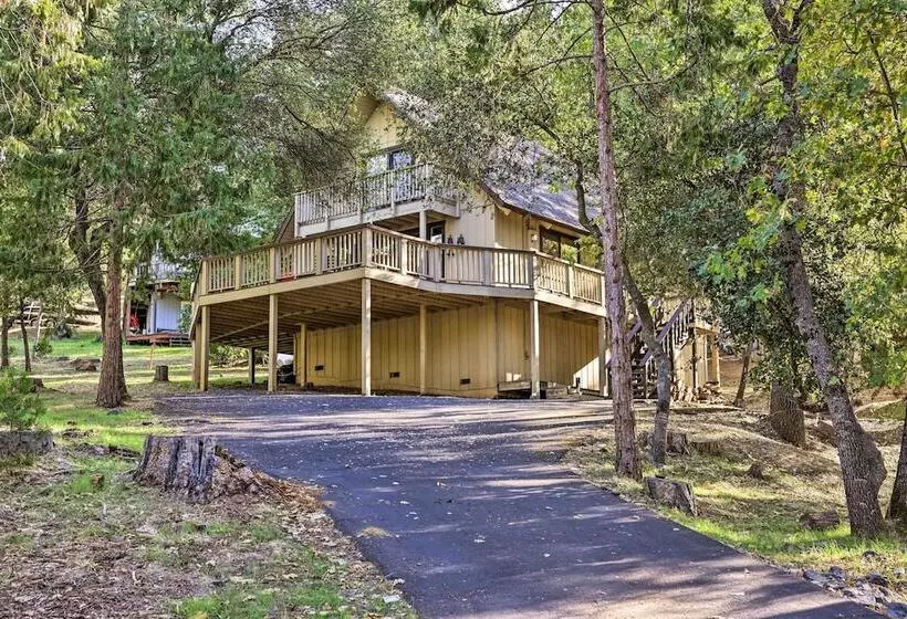 Spacious Groveland Cabin W/ Wraparound Deck!