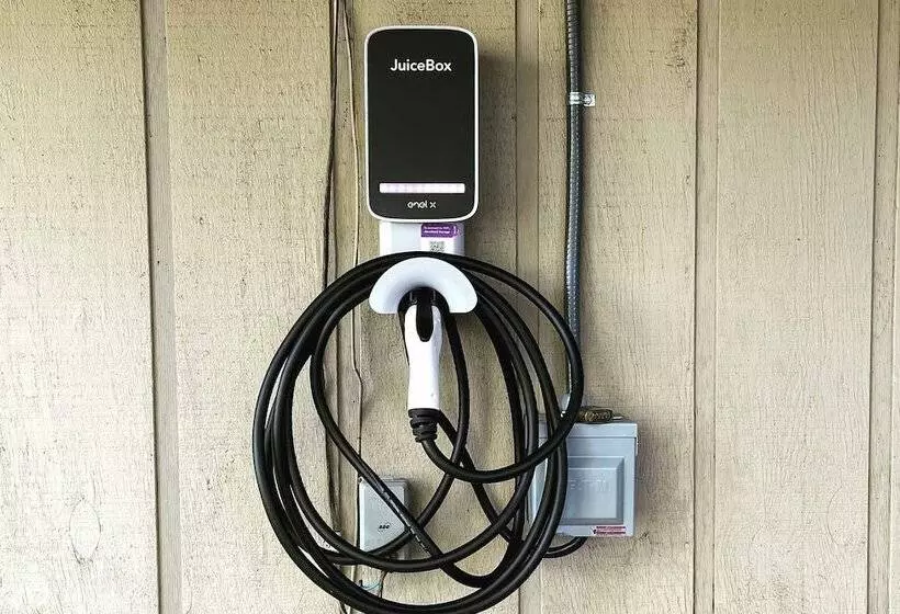 Spacious Groveland Cabin W/ Wraparound Deck!