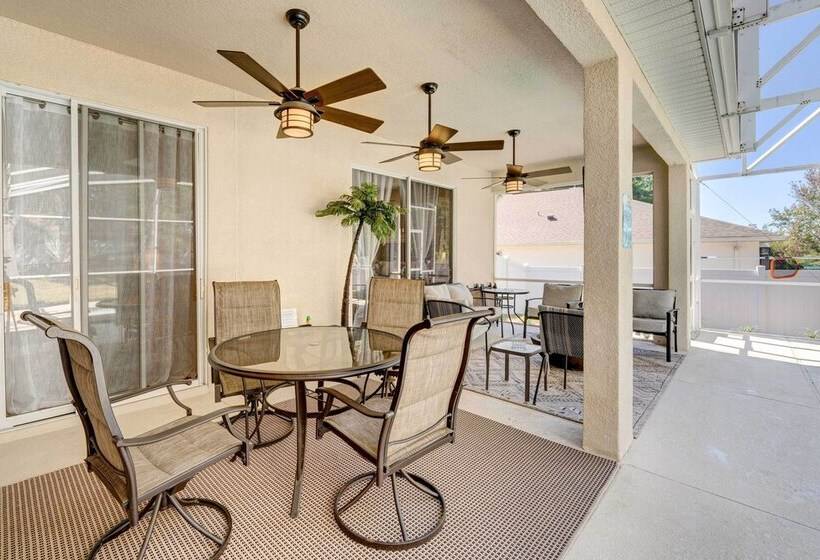 Patio + Grill: Spacious Getaway In Minneola!
