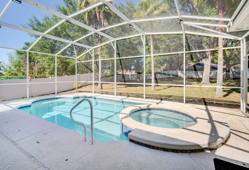 Patio + Grill: Spacious Getaway In Minneola!