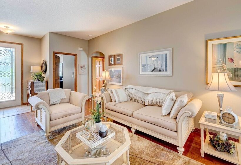 Patio + Grill: Spacious Getaway In Minneola!