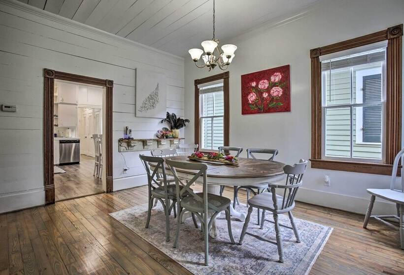 The Art House Home In Galveston Strand District