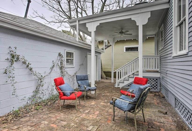 The Art House Home In Galveston Strand District