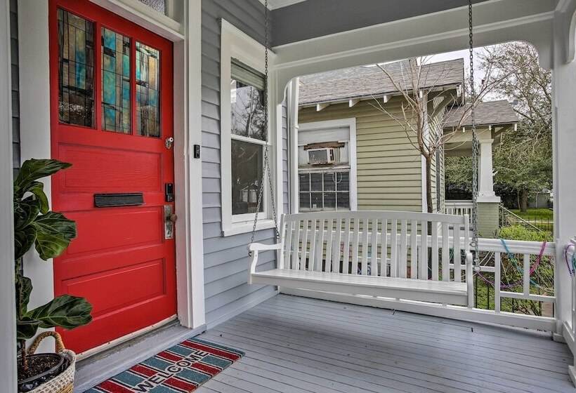 The Art House Home In Galveston Strand District