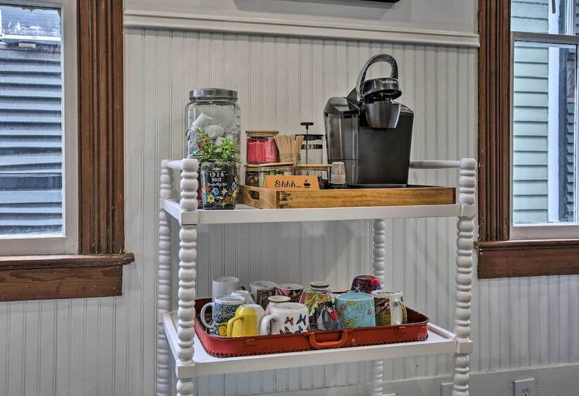 The Art House Home In Galveston Strand District