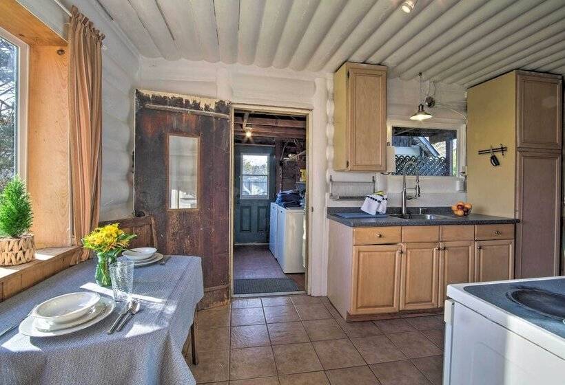 Unique Dog Friendly Log Cabin: Short Walk To Ocean