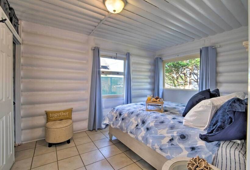 Unique Dog Friendly Log Cabin: Short Walk To Ocean