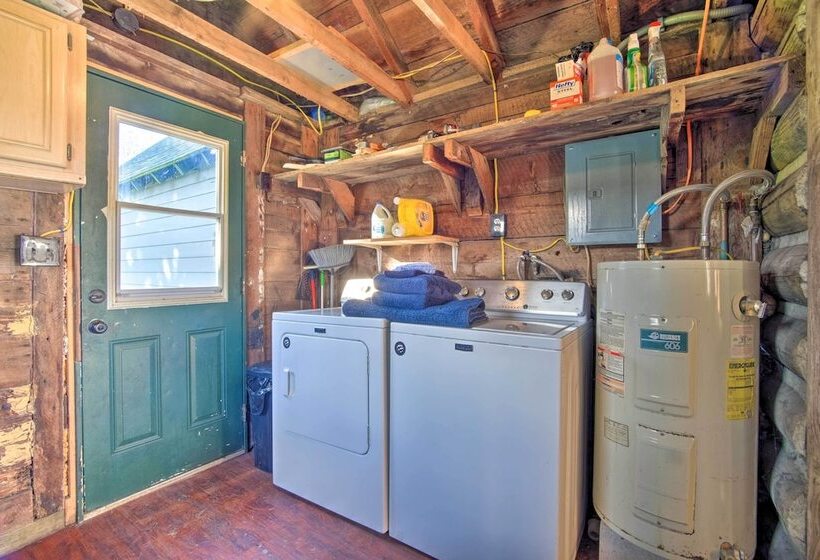 Unique Dog Friendly Log Cabin: Short Walk To Ocean