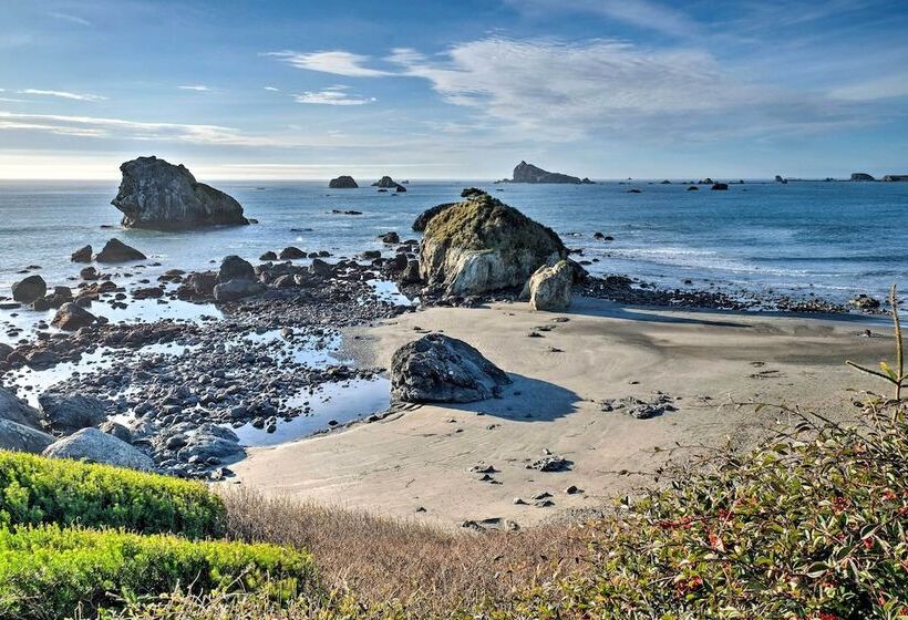 Unique Dog Friendly Log Cabin: Short Walk To Ocean