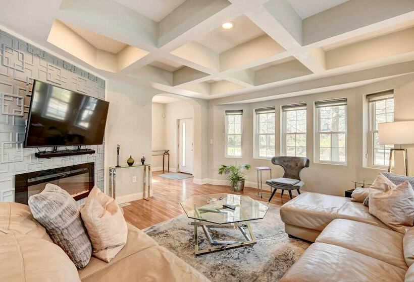 Updated Baltimore Home 8 Mi To Downtown!