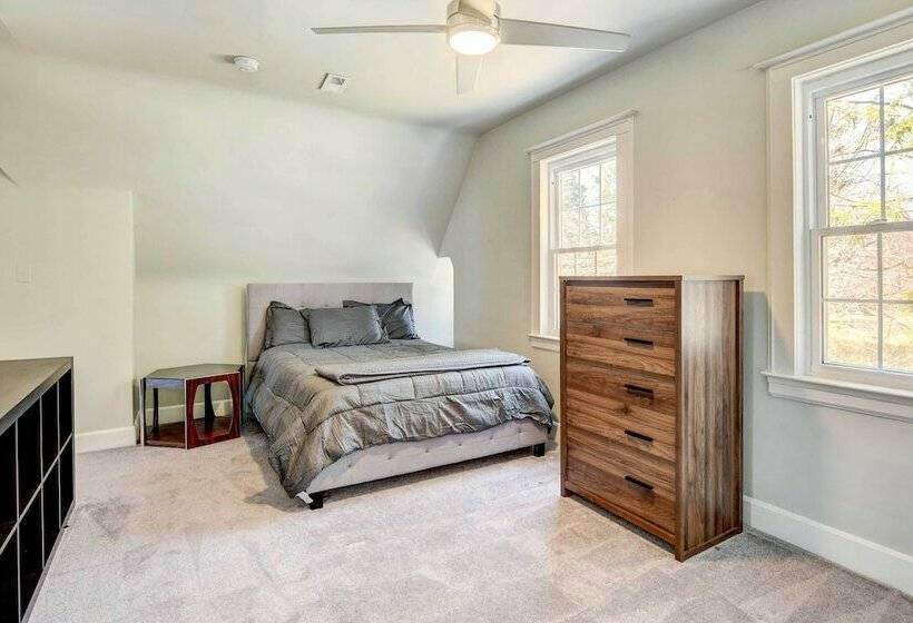 Updated Baltimore Home 8 Mi To Downtown!