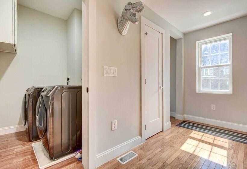 Updated Baltimore Home 8 Mi To Downtown!