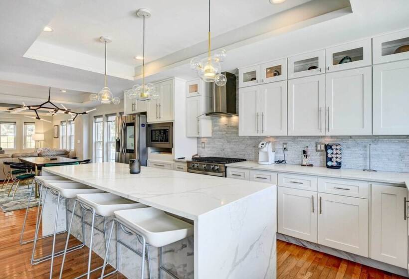 Updated Baltimore Home 8 Mi To Downtown!