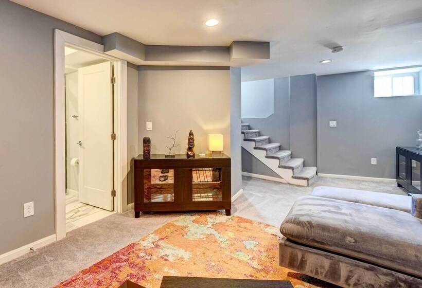 Updated Baltimore Home 8 Mi To Downtown!