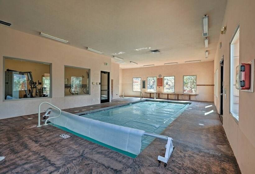 Kanabin  Near Zion Np: Luxe Home W/ Fire Pit!