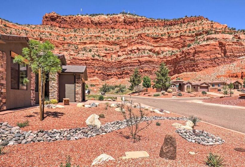 Kanabin  Near Zion Np: Luxe Home W/ Fire Pit!