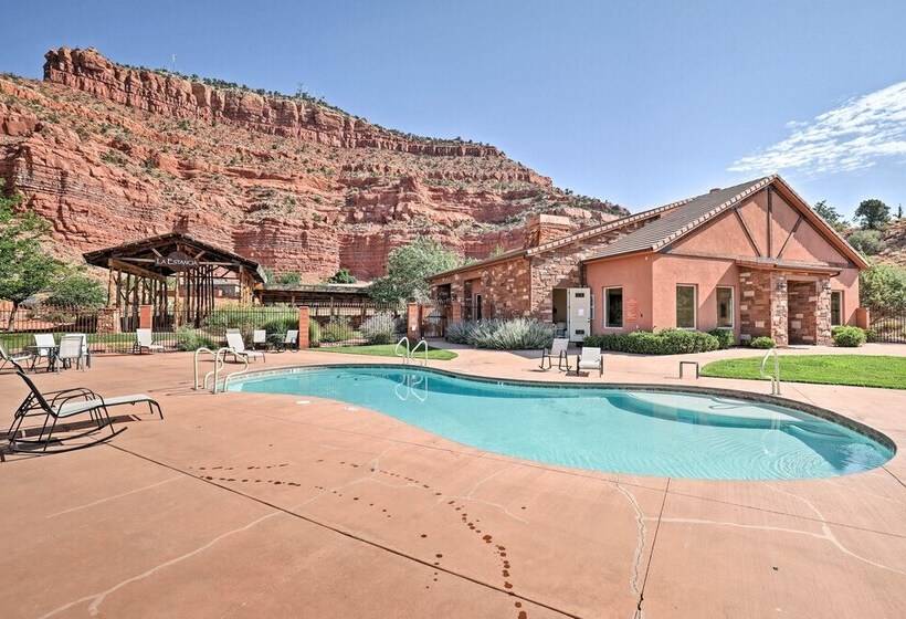 Kanabin  Near Zion Np: Luxe Home W/ Fire Pit!