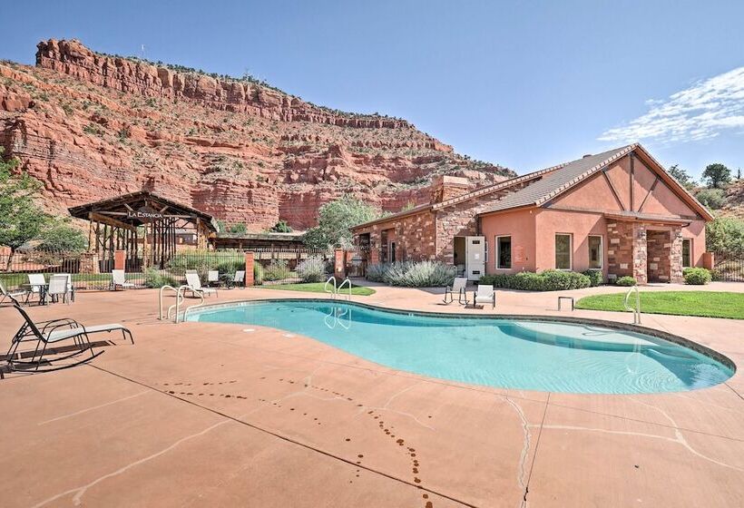 Kanabin  Near Zion Np: Luxe Home W/ Fire Pit!