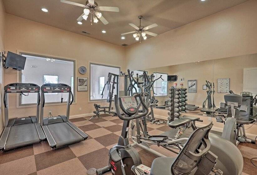 Kanabin  Near Zion Np: Luxe Home W/ Fire Pit!