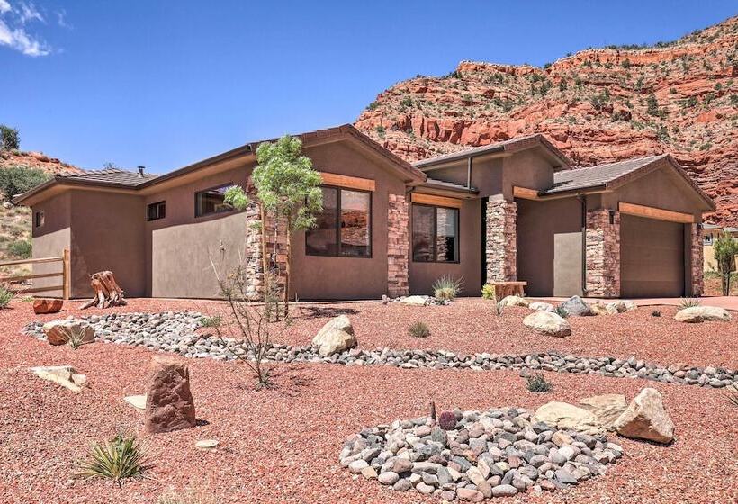 Kanabin  Near Zion Np: Luxe Home W/ Fire Pit!