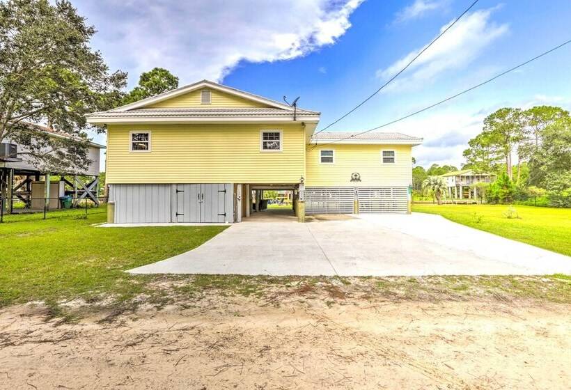 Waterfront Home: Spectacular On Site Fishing!