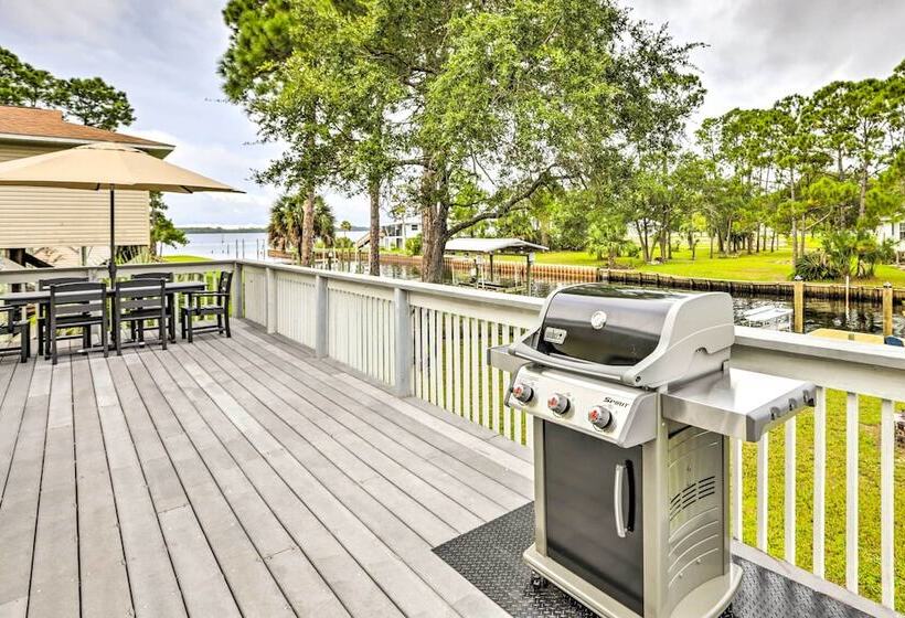 Waterfront Home: Spectacular On Site Fishing!