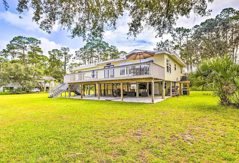 Waterfront Home: Spectacular On Site Fishing!