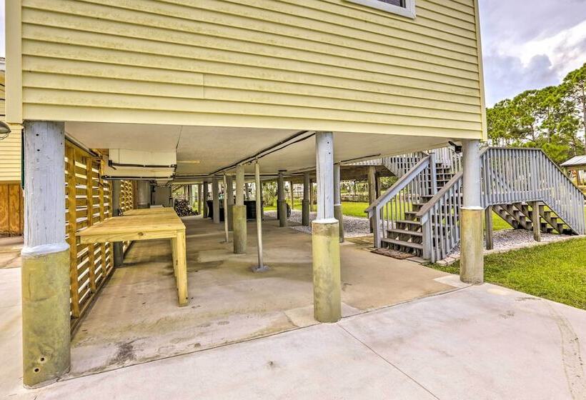 Waterfront Home: Spectacular On Site Fishing!