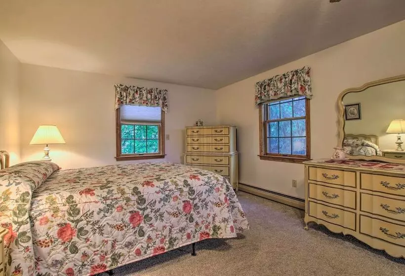 Waterfront New England House On Wickaboag Lake!