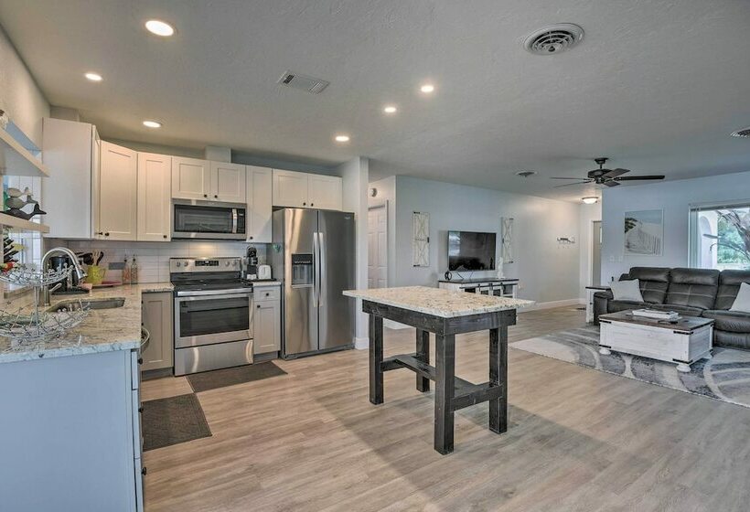 Waterfront Nokomis Escape W/ Dock, Kayaks & Bikes!