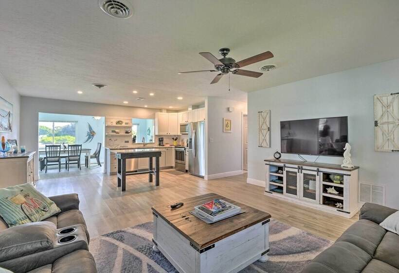 Waterfront Nokomis Escape W/ Dock, Kayaks & Bikes!